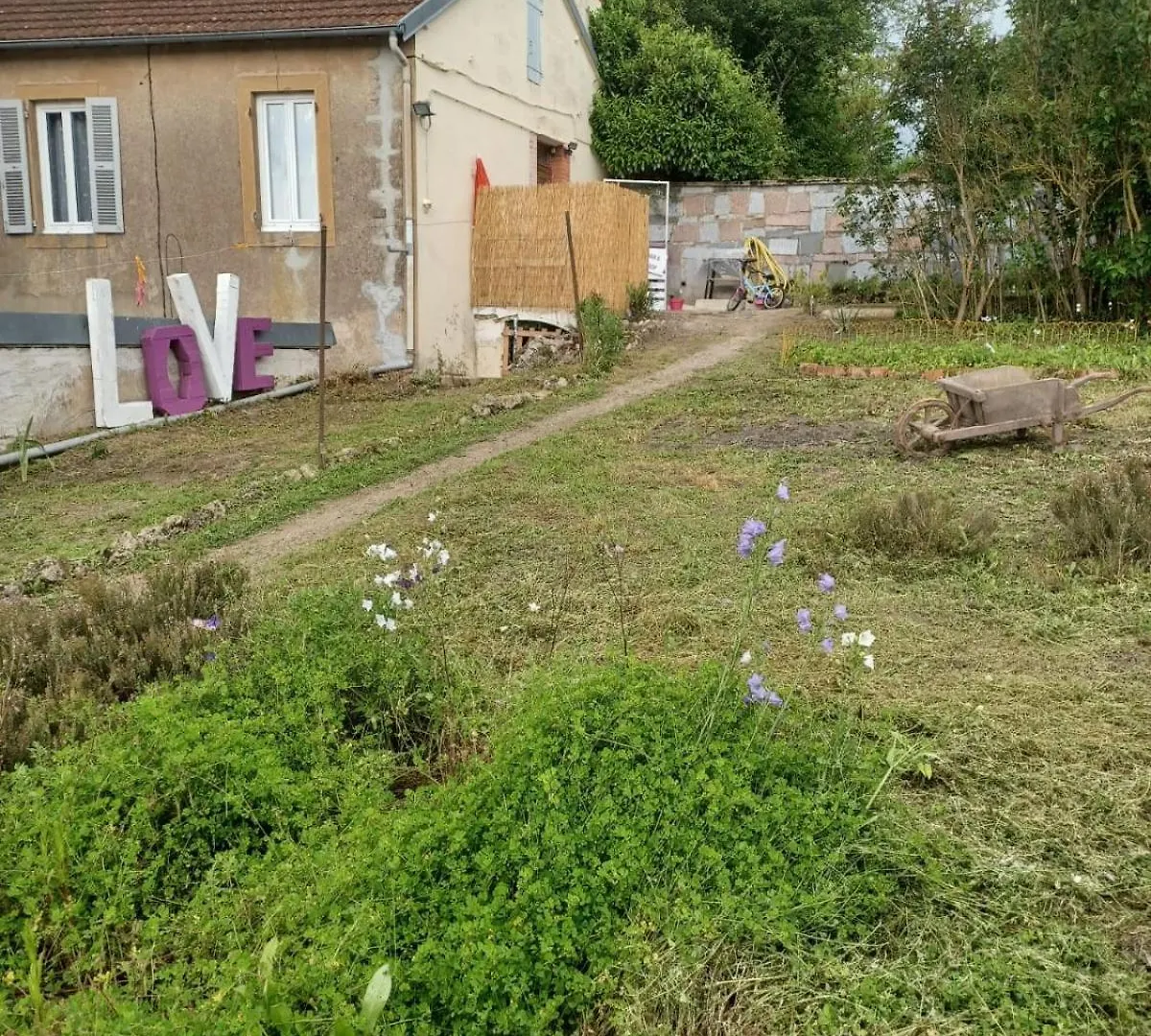 Vila Logis Des Pivoines Trezelles 0*,  Francie