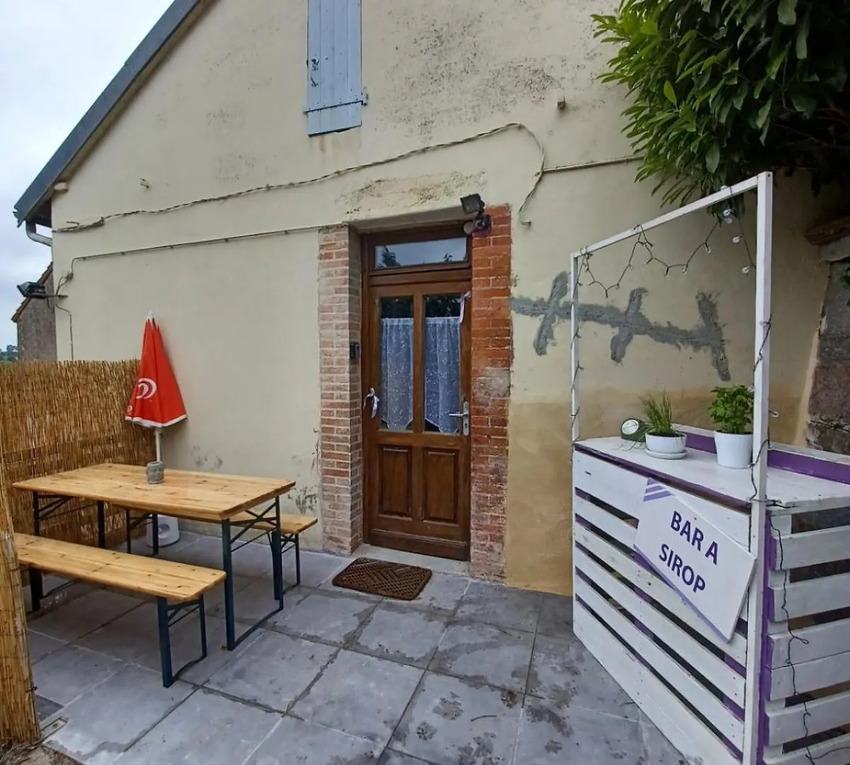 Logis Des Pivoines Villa Trezelles