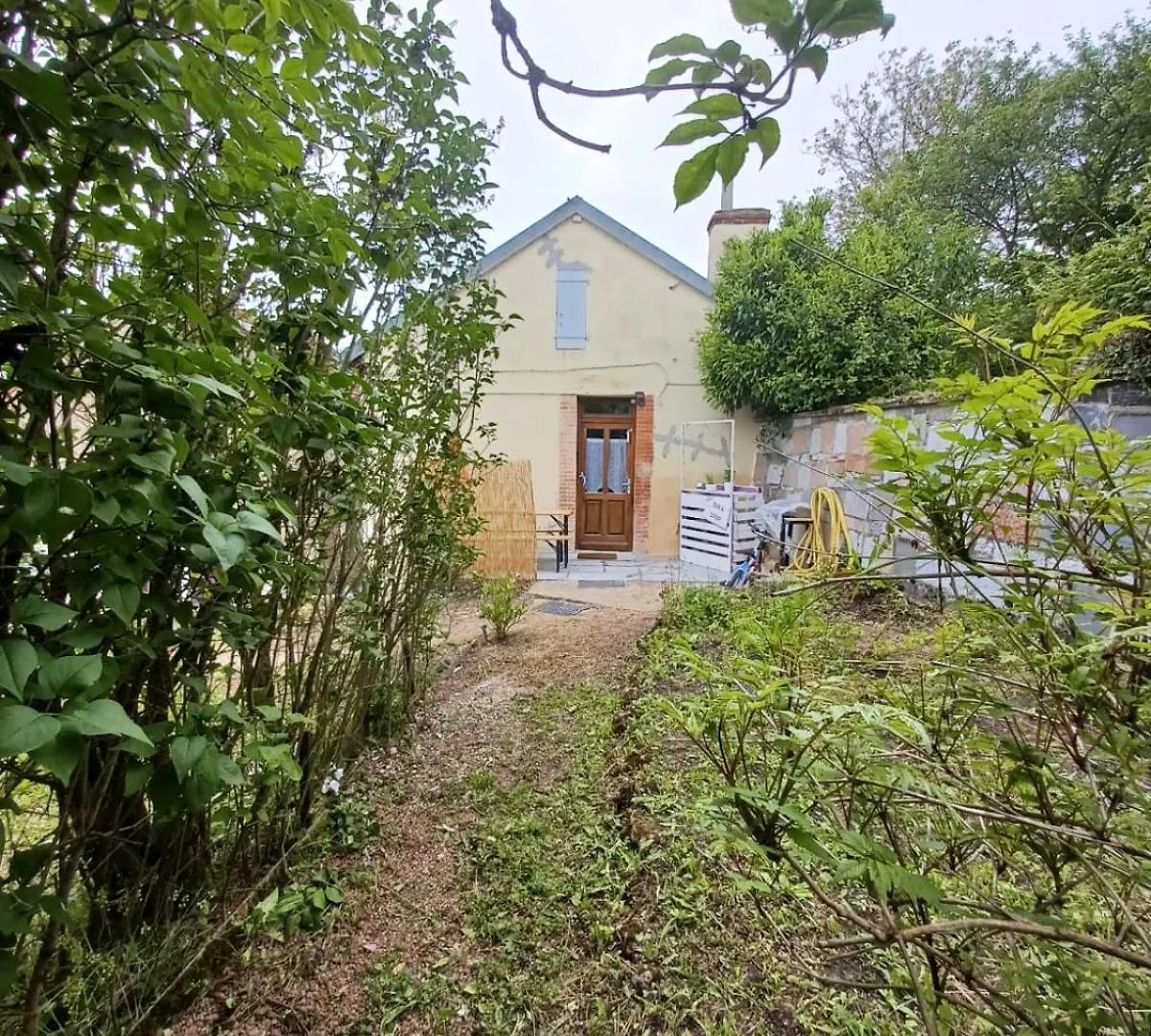 Logis Des Pivoines Villa Trezelles 0*,  France